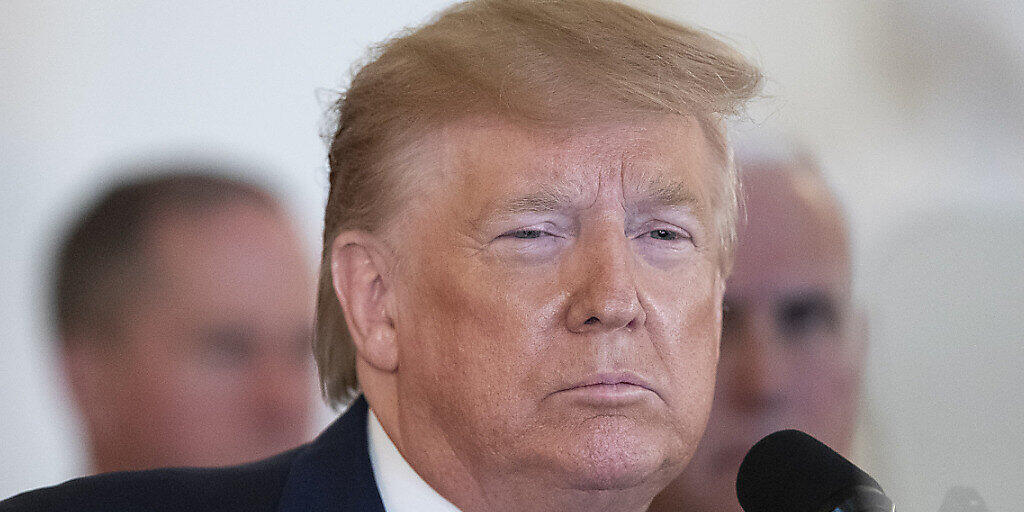 US-Präsident Donald Trump richtete eine scharfe Warnung an den Iran, nachdem das geistliche Oberhaupt Irans, Ali Chamenei, beim Freitagsgebet Vorwürfe an die USA und europäische Verbündete erhoben hatte. (Archivbild)