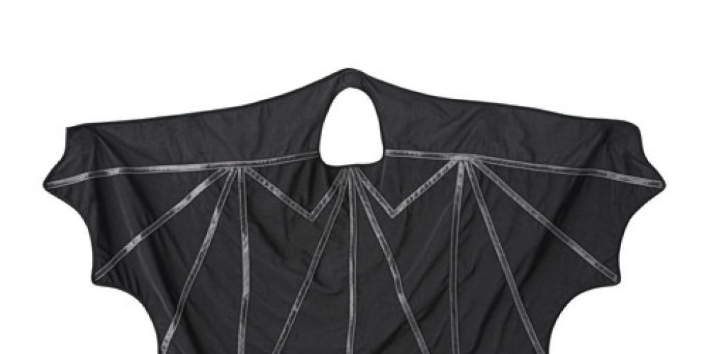 Drei Kinder haben sich beim Spielen mit einem Ikea-Fledermaus-Umhang leichte Halsverletzungen zugezogen.