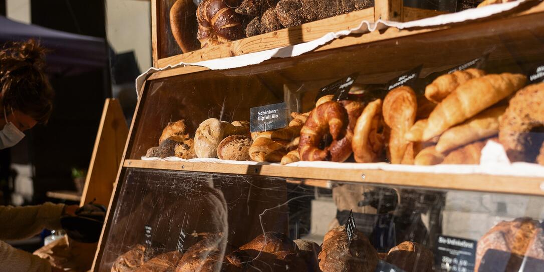 BAECKER, BIOBAECKER, VOLLKORN, VOLLKORNGIPFEL, CROISSANT, BAECKER, BIOBAECKER, VOLLKORN, VOLLKORNGIPFEL, CROISSANT,