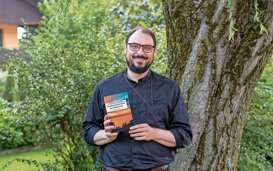 Interview mit Pfarrer Christian Schlindwein, über neuen Krimi (erstmals mit Liechtenstein-Bezug), in Balzers