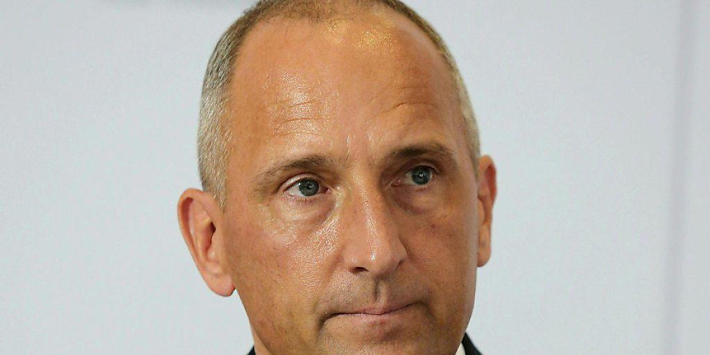 Die Fortschrittliche Bürgerpartei (FBP) von Regierungschef Adrian Hasler hat bei den Wahlen in Liechtenstein Federn lassen müssen. Allerdings bleibt die FBP stärkste Partei und dürfte die Regierungskoalition mit der Vaterländischen Union weiterführen. (Archivbild) Die Fortschrittliche Bürgerpartei (FBP) von Regierungschef Adrian Hasler hat bei den Wahlen in Liechtenstein Federn lassen müssen. Allerdings bleibt die FBP stärkste Partei und dürfte die Regierungskoalition mit der Vaterländischen Union weiterführen. (Archivbild)