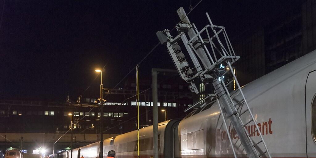 Pendler können nach dem ICE-Unfall am Basler Bahnhof SBB am heutigen Donnerstag auf Sonderzüge der Bahn setzen.