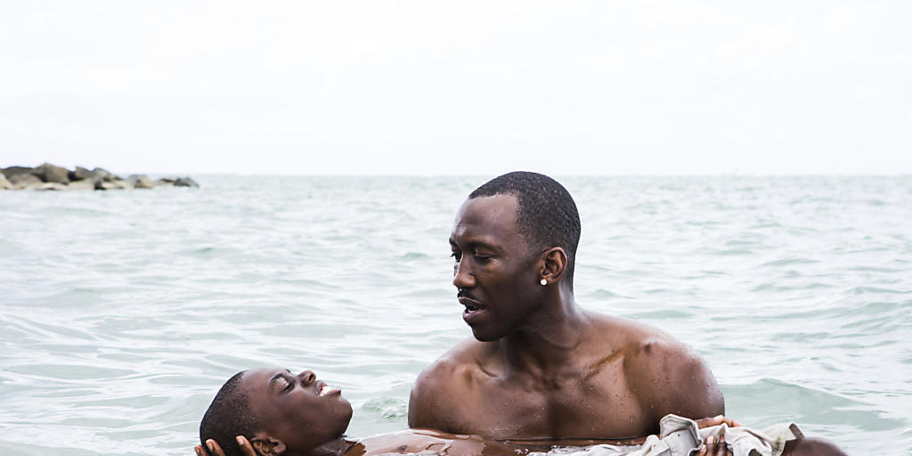 Szene aus dem Low-Budget-Film "Moonlight", der am Samstag sechs Independent Spirit Awards erhalten hat. In der Nacht auf Montag könnte der eine oder andere Oscar dazukommen: "Moonlight" ist in acht Sparten nominiert. (Archivbild)
