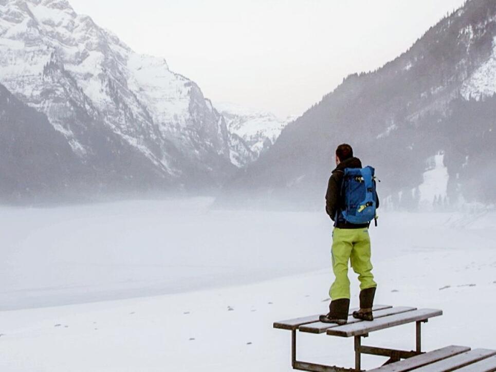 Schleichwerbung für Skis, sagt der Ombudsmann: Nik Hartmann in der Sendung "SRF bi de Lüt &ndash; Winter Wunderland". (Archivbild)