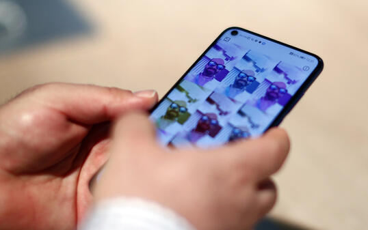 Der südkoreanische Technologieriese Samsung hat das weltweit erste verfügbare Smartphone mit einem 5G-Mobilfunkchip für die neuen Hochgeschwindigkeitshandynetze auf den Markt gebracht. (Archiv)