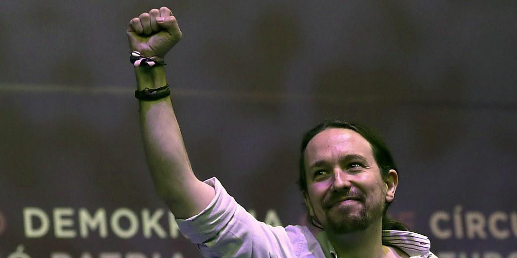 Er bleibt Chef der spanischen Protestpartei Podemos. Pablo Iglesias gewann den parteiinternen Machtkampf und wurde von den Parteimitgliedern mit rund 89 Prozent der Stimmen wiedergewählt. (Archiv)