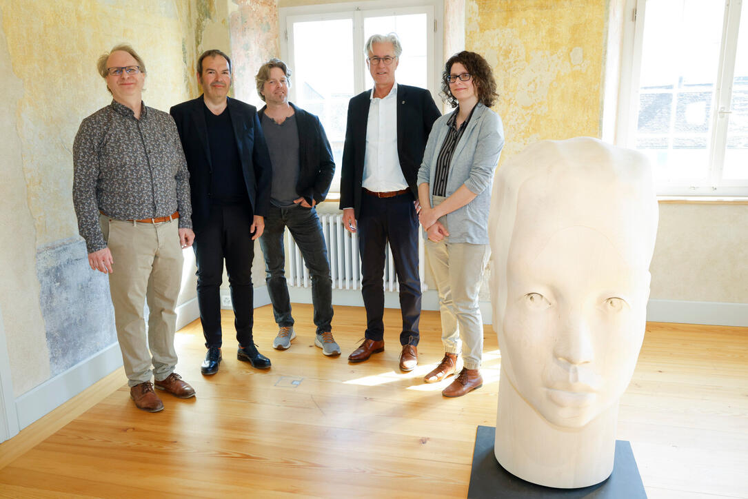 Vernissage &laquo;Interferenzen&raquo; mit Werken von Michael Tolloy und Patrick Kaufmann im Alten Pfarrhof  Balzers.