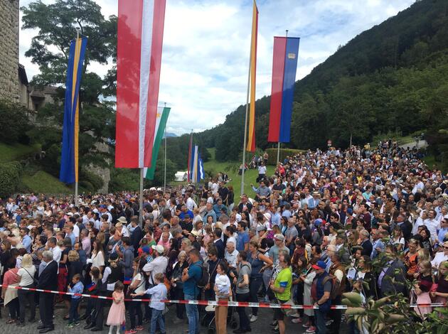 Ansturm auf Rosengarten Ansturm auf Rosengarten