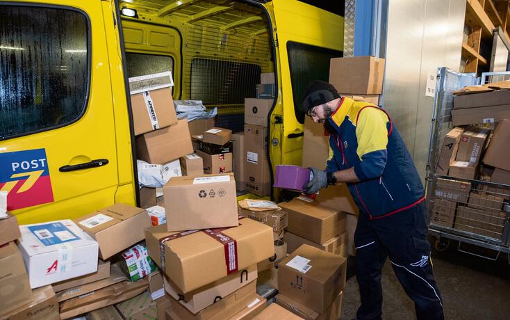 Das Paketgesch&auml;ft stagnierte im Gesch&auml;ftsjahr 2025 und konnte den R&uuml;ckgang im Briefgesch&auml;ft nicht kompensieren.
