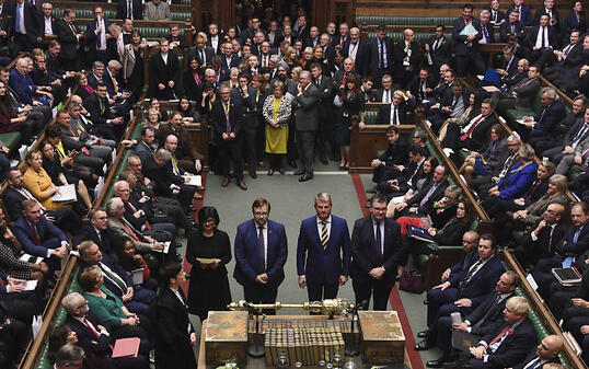 Die Stunde der Wahrheit: Das britische Unterhaus spricht sich mit grosser Mehrheit für Neuwahlen am 12. Dezember aus.