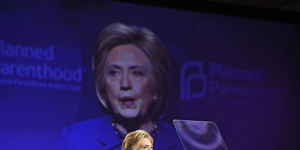 Eifrige Rednerin: US-Präsidentschaftskandidatin Hillary Clinton sprach unter anderem gegen Bezahlung bei der Bank Goldman Sachs. (Archivbild)