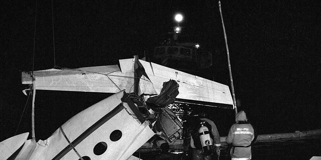 Etwa 100 Tote liegen am Grund des Bodensees, vermuten die Polizeien der Schweiz, Deutschlands und Österreichs. Seit 1947 wird dazu eine Liste geführt. Unter den nie gefundenen Leichen befinden sich der Pilot und eine Passagierin der Cessna, die 1994 bei Rorschach in den Bodensee abstürzte. Etwa 100 Tote liegen am Grund des Bodensees, vermuten die Polizeien der Schweiz, Deutschlands und Österreichs. Seit 1947 wird dazu eine Liste geführt. Unter den nie gefundenen Leichen befinden sich der Pilot und eine Passagierin der Cessna, die 1994 bei Rorschach in den Bodensee abstürzte.