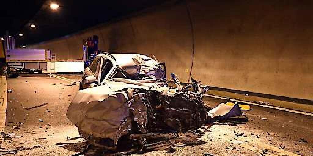 Bei Verkehrsunfällen auf Schweizer Strassen sind im ersten Halbjahr 100 Menschen getötet worden. Das sind 13 weniger als im gleichen Zeitraum des Vorjahres. (Symbolbild)