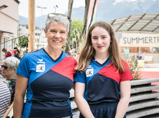 Ursina (l.) und Paula Hilti: «Es ist schön, dass wir hier so viele Fans haben.» Ursina (l.) und Paula Hilti: «Es ist schön, dass wir hier so viele Fans haben.»