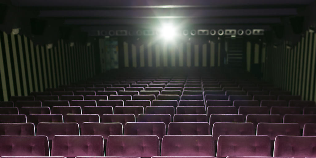 Um die notorisch unterbesetzten Ränge zu füllen, bieten italienische Kinos einmal im Monat Tickets für zwei Euro an. Und es funktioniert. (Symbolbild)