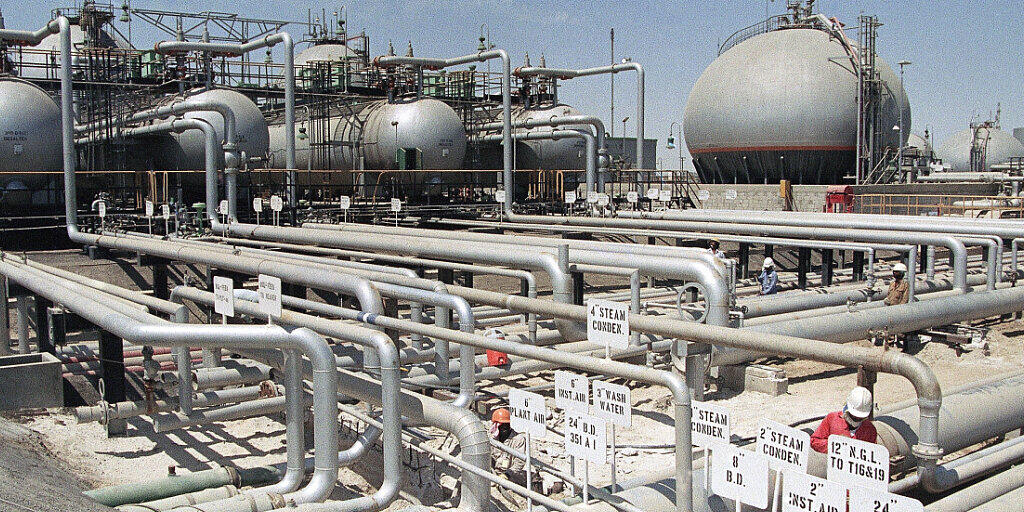 Die Organisationen Public Eye und Trial International haben in einer Recherche ein Netzwerk für geschmuggelten, subventionierten Diesel aus Libyen rekonstruiert. (Symbolbild) Die Organisationen Public Eye und Trial International haben in einer Recherche ein Netzwerk für geschmuggelten, subventionierten Diesel aus Libyen rekonstruiert. (Symbolbild)