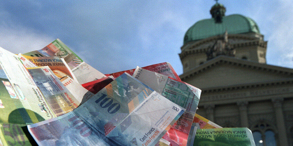 Geldsegen für den Bund: Der Bund rechnet 2018 erneut mit einem deutliche höheren Überschuss als budgetiert. (Archiv)