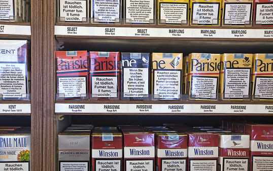 Der Ständerat möchte den Verkauf von Zigaretten an Minderjährige verbieten. (Themenbild)