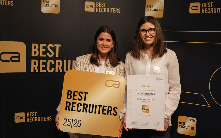 Vanessa Furtner und Alexandra Ammann (v.l.) von der Hilti AG freuen sich &uuml;ber die Auszeichnung.