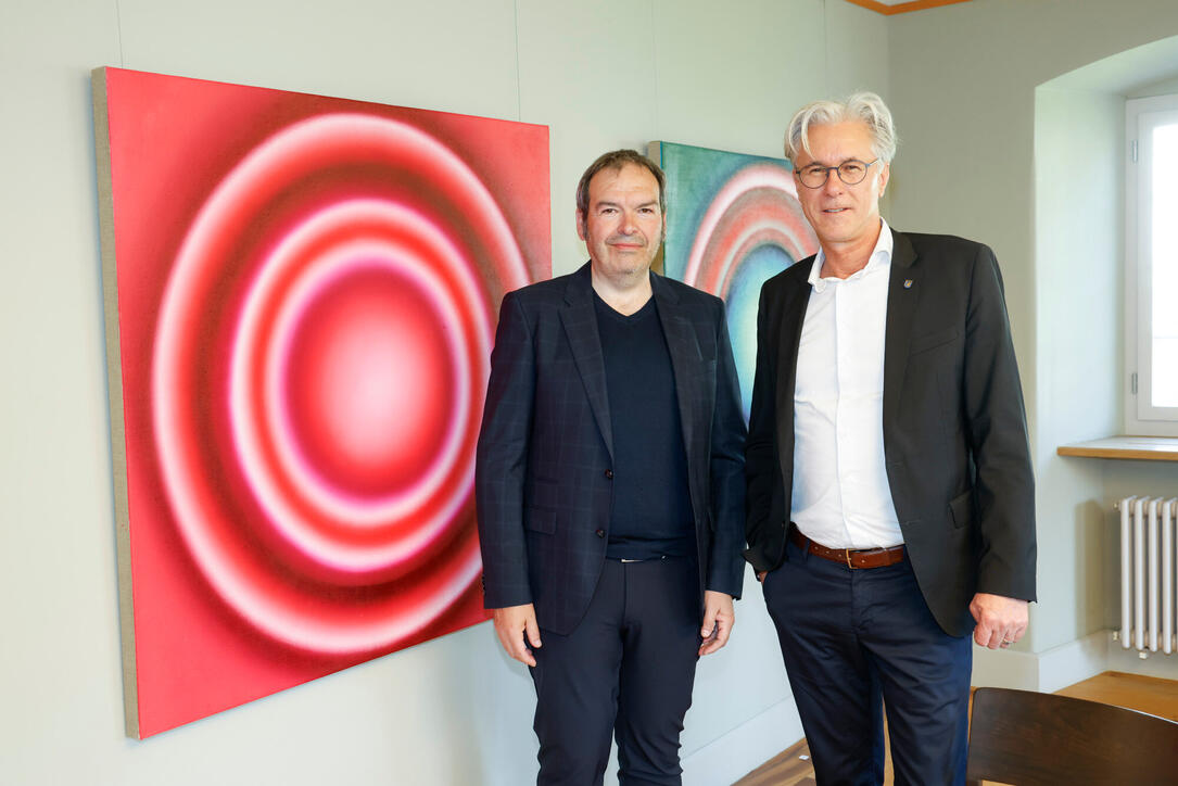 Vernissage &laquo;Interferenzen&raquo; mit Werken von Michael Tolloy und Patrick Kaufmann im Alten Pfarrhof  Balzers.