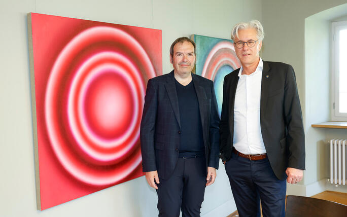 Vernissage &laquo;Interferenzen&raquo; mit Werken von Michael Tolloy und Patrick Kaufmann im Alten Pfarrhof  Balzers.