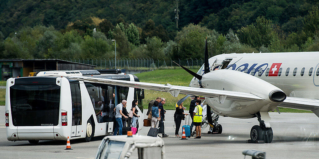 Die Darwin Airline, die nächstes Jahr wegen finanziellen Problemen nicht mehr von Lugano nach Genf fliegt, beantragte Nachlassstundung. (im Bild: Flughafen Lugano)