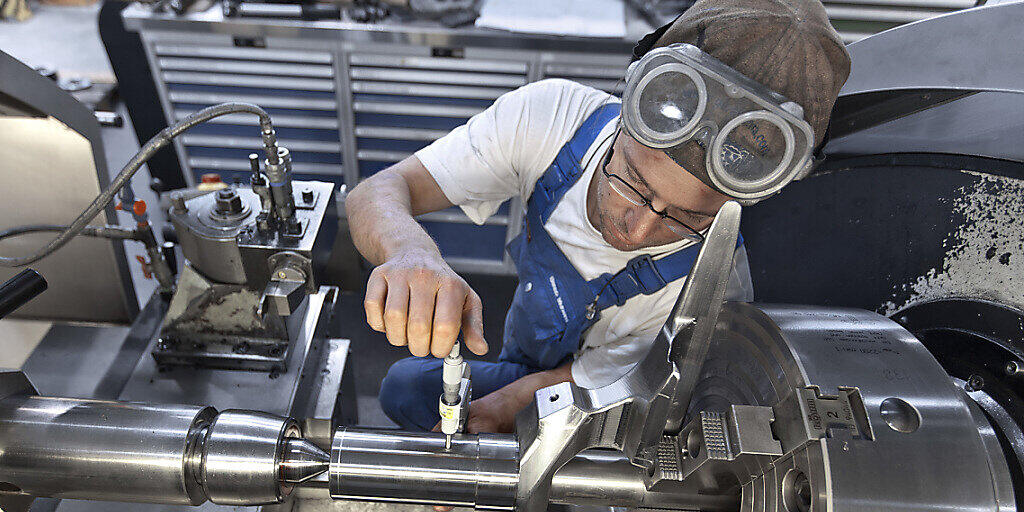 Konjunktursensitive Exportbranchen wie die  Maschinenindustrie dürften unter dem schleppenden internationalen Wachstum leiden. Das führt dazu, dass sich das Exportwachstum abschwächen und das BIP-Wachstum 2020 ähnlich moderat wie 2019 ausfallen dürfte. (Archivbild)