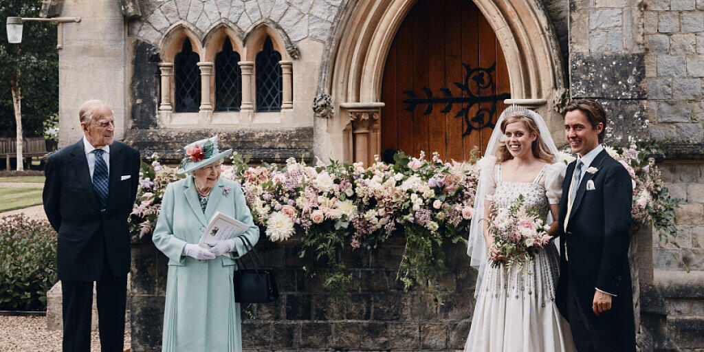Am Samstag hat das britische Königshaus einige Fotos zur Hochzeit von Prinzessin Beatrice veröffentlicht.
