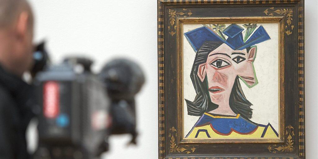 Das Picasso-Gemälde  "Buste de femme au chapeau, Dora" (1939) aus der Sammlung Beyeler hing für einen Tag in einer Scheune in Wettingen.