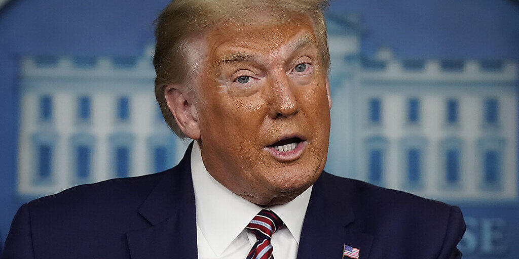 Donald Trump, Präsident der USA, spricht während einer Pressekonferenz im Weißen Haus. Foto: Carolyn Kaster/AP/dpa