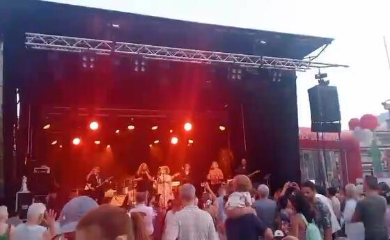 Die Bluebones rocken den Peter Kaiser Platz