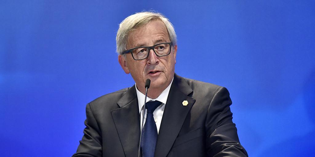 Juncker will international gleiches Gehalt für gleiche Arbeit sichern. (Archiv)