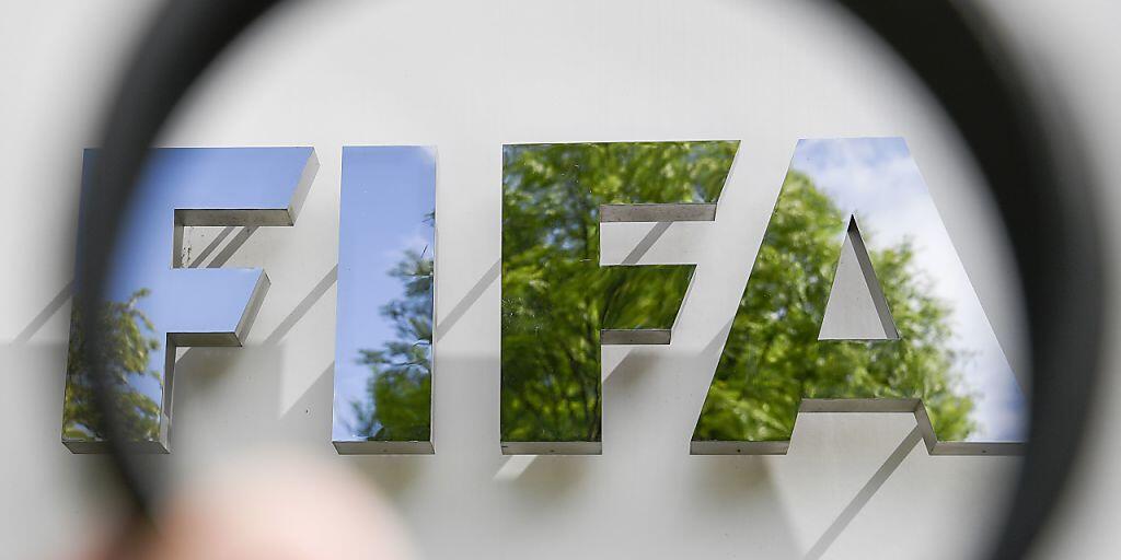 Im Zusammenhang mit der Vergabe von Medienrechten an verschiedenen Fussball-Weltmeisterschaften und FIFA-Confederations Cups hat die Bundesanwaltschaft (BA) Anklagen erhoben.