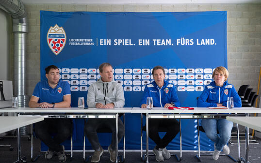 Florian Hepberger (Medienstelle), Rene Pauritsch (LFV-Sportdirektor), Dieter Alge (U17-Natitrainer) und Judith Frommelt (Turnierverantwortliche) (v.l.) informierten gestern in Ruggell die Medien.