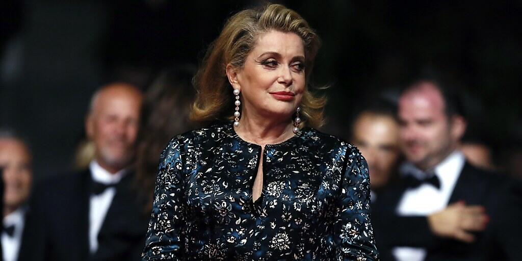 Sorgte mit dem Aufruf für die "Freiheit zu belästigen" für einen Sturm der Entrüstung: die 74-jährige französische Schauspielerin Catherine Deneuve. (Archivbild)