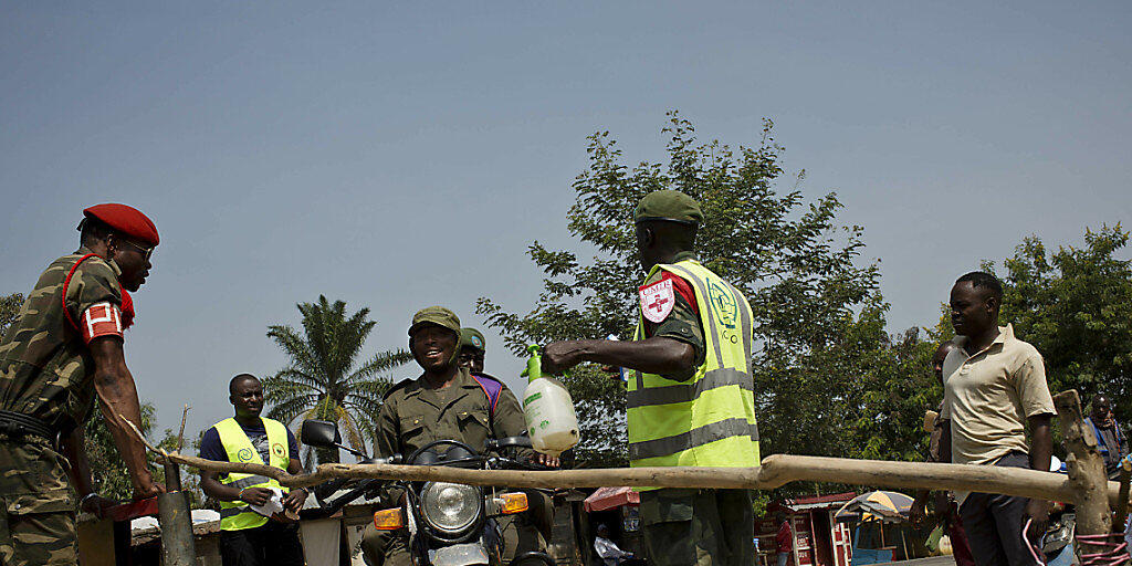 Im Kongo sind trotz zahlreicher Massnahmen bereits rund 500 Personen an Ebola verstorben. (Archivbild)
