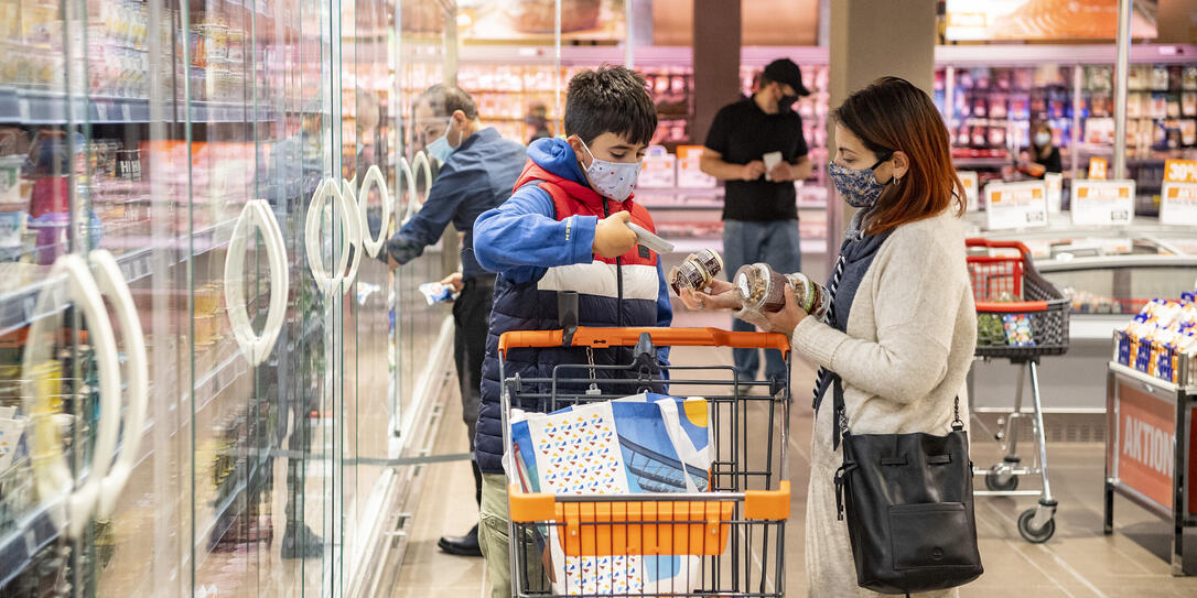 EINKAUFSZENTRUM, SHOPPING CENTER, MASKENPFLICHT, SCHUTZMASKENPFLICHT, MASKE, MASKEN, SCHUTZMASSNAHMEN, ATEMSCHUTZMASKE, SCHUTZMASKEN, SCHUTZMASKE, GESICHTSMASKEN, GESICHTSMASKE, HYGIENEMASKE, MUNDSCHUTZ, CORONAVIRUS, COVID-19, COVID 19, EINKAUFSZENTRUM, SHOPPING CENTER, MASKENPFLICHT, SCHUTZMASKENPFLICHT, MASKE, MASKEN, SCHUTZMASSNAHMEN, ATEMSCHUTZMASKE, SCHUTZMASKEN, SCHUTZMASKE, GESICHTSMASKEN, GESICHTSMASKE, HYGIENEMASKE, MUNDSCHUTZ, CORONAVIRUS, COVID-19, COVID 19,