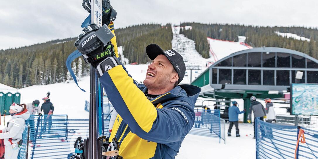 Der Unterl&auml;nder h&auml;ngt die Skier nun sprichw&ouml;rtlich an den Nagel.