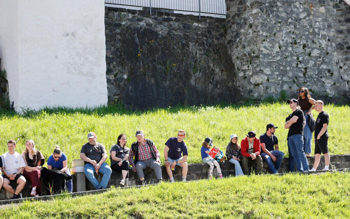 Schluss&uuml;bung beim Kurs f&uuml;r neue Feuerwehrleute beim "Restaurant L&ouml;wen&raquo; in Gamprin-Bendern.