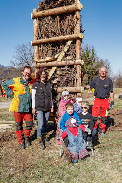 Kinder bauen Funken in Schaanwald