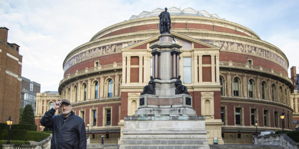 Phil Collins, 65-jährig, hat in London seine Tour 2017 angekündigt. Neun Konzerte will er geben - vorderhand Phil Collins, 65-jährig, hat in London seine Tour 2017 angekündigt. Neun Konzerte will er geben - vorderhand