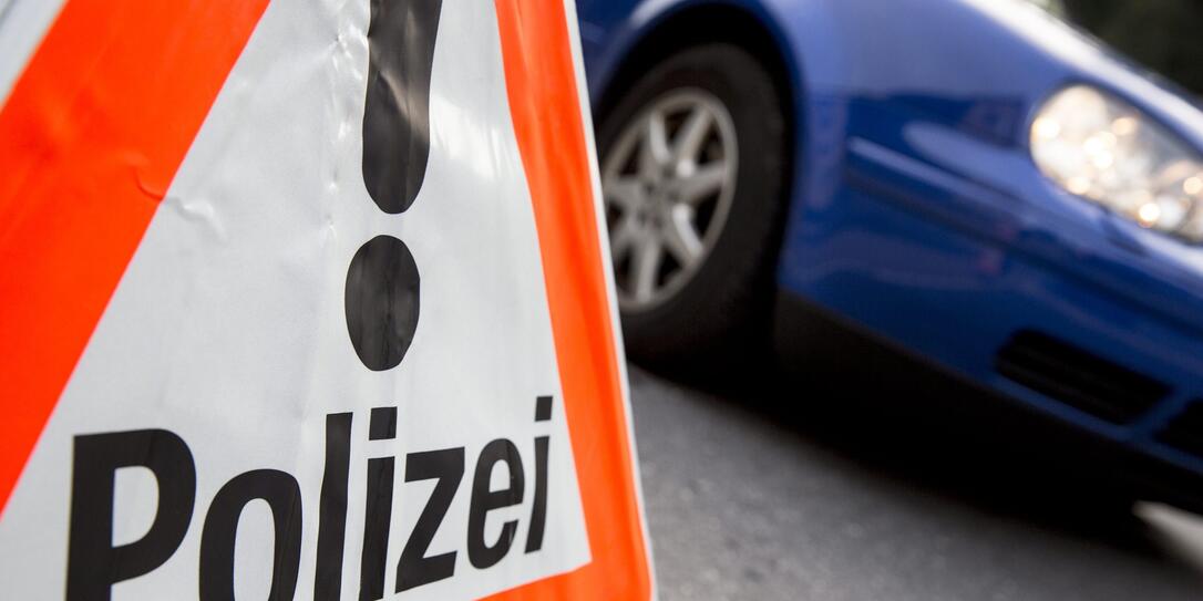 Polizei, Notruf, Polizei, Notruf,