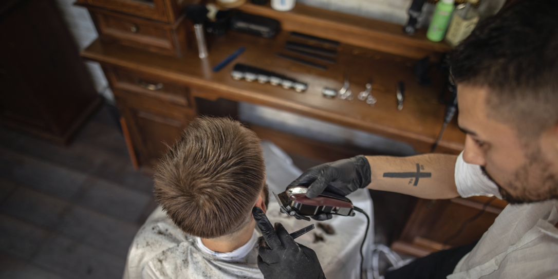 Einzelunternehmer wie Friseure oder Kosmetiker haben keinen Anspruch. Einzelunternehmer wie Friseure oder Kosmetiker haben keinen Anspruch.