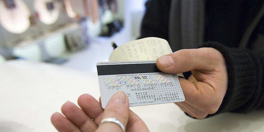 Die Unterschiede zwischen den Kreditkartenangeboten sind laut einer Studie grösser geworden. (Archivbild)