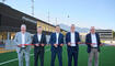Karl-Erik Nilsson (Uefa), Elkhan Mammadov (Fifa), Uefa-Pr&auml;sident Aleksander Čeferin, LFV-Pr&auml;sident Hugo Quaderer und der Schaaner Gemeindevorsteher Daniel Hilti zerschneiden gemeinsam das Einweihungsband.