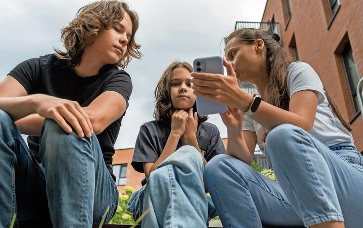 Mother Teaches Teen Sons Smartphone Rules and Social Media Safety