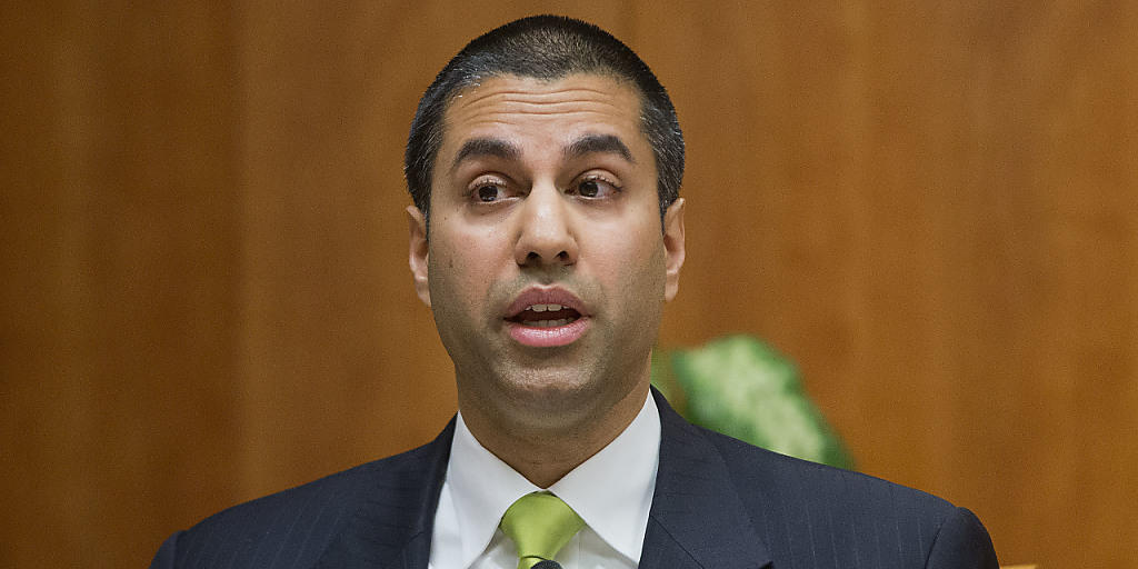 Unter seiner Ägide werden in den USA die Regeln zur Netzneutralität gelockert: Ajit Pai, Chef der Telekomaufsicht FCC. (Archivbild)