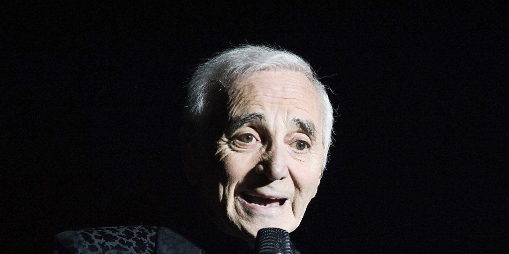 Hollywood ehrt die französische Showlegende Charles Aznavour mit einem Stern.