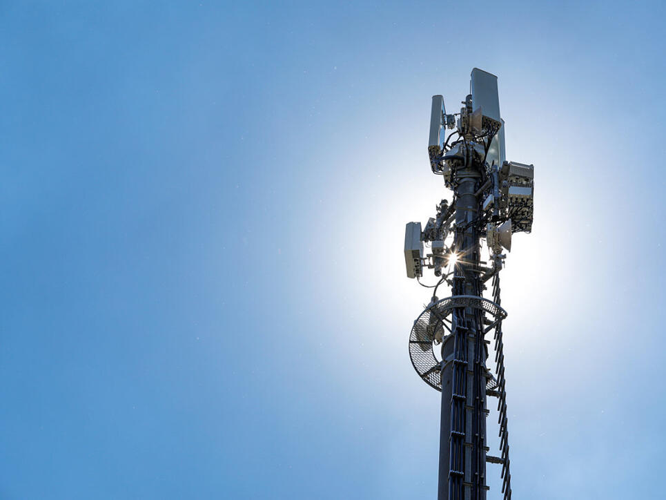 Sunrise nimmt die erste 5G-Antenne der Schweiz in Zürich Oerlikon in Betrieb.