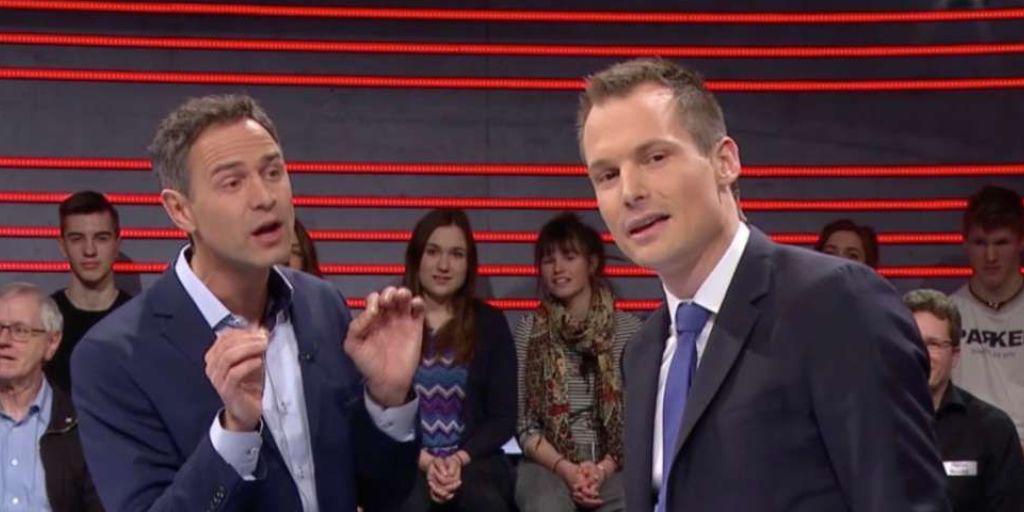Historiker Daniele Ganser und Moderator Jonas Projer während der SRF-Sendung "Arena" zum Thema "Trumps Krieg gegen die Medien", nach der es knapp 500 Beanstandungen hagelte: Der Ombudsmann hält fest, dass das Sachgerechtigkeitsgebot in drei Punkten verletzt worden sei. Historiker Daniele Ganser und Moderator Jonas Projer während der SRF-Sendung "Arena" zum Thema "Trumps Krieg gegen die Medien", nach der es knapp 500 Beanstandungen hagelte: Der Ombudsmann hält fest, dass das Sachgerechtigkeitsgebot in drei Punkten verletzt worden sei.